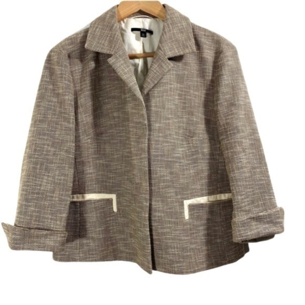 Boss Hugoboss women’s blazer Size 10 Color Tan/White